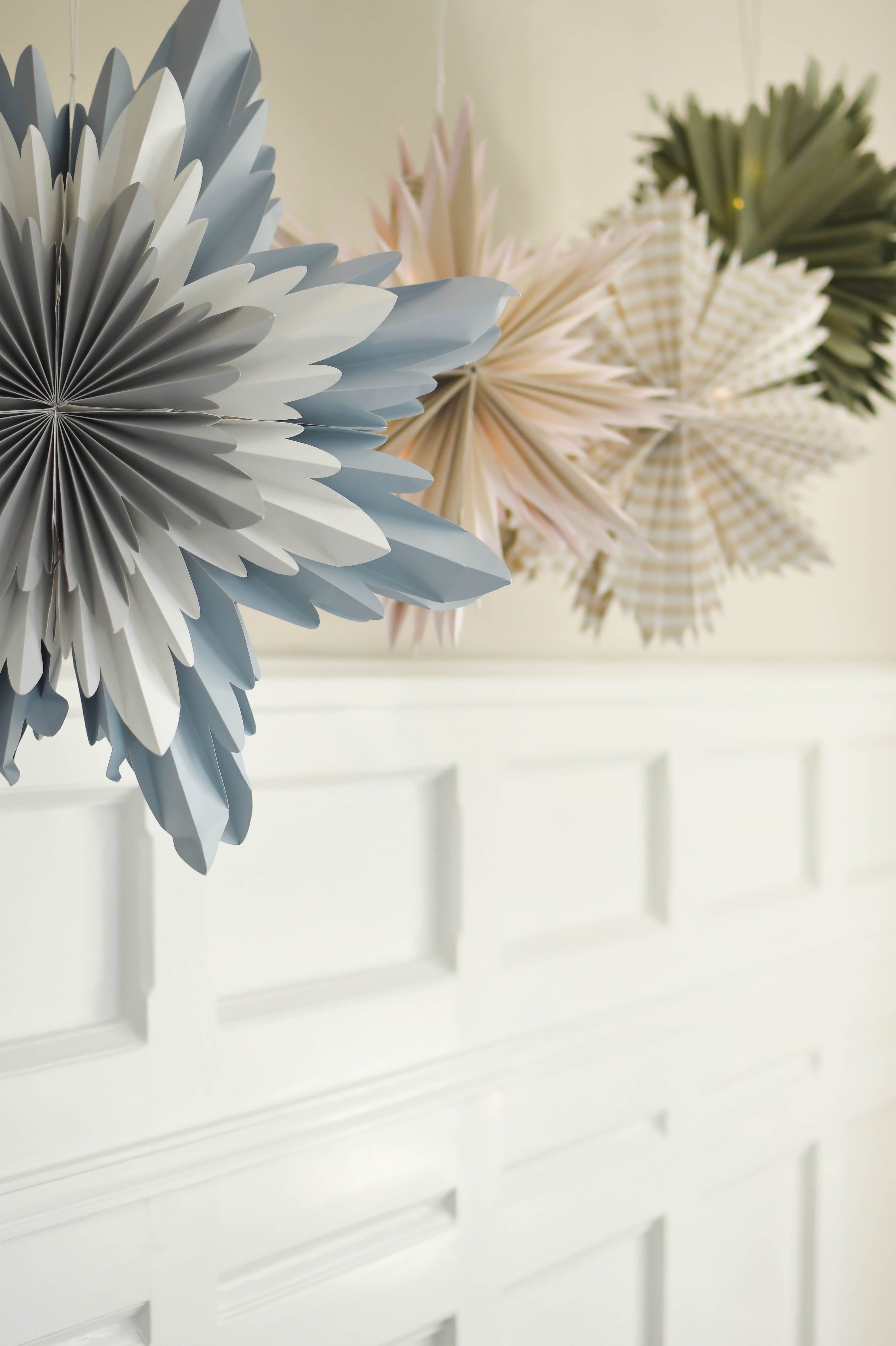 Papirsstjerne, blå/grå/hvid - Ø50 cm